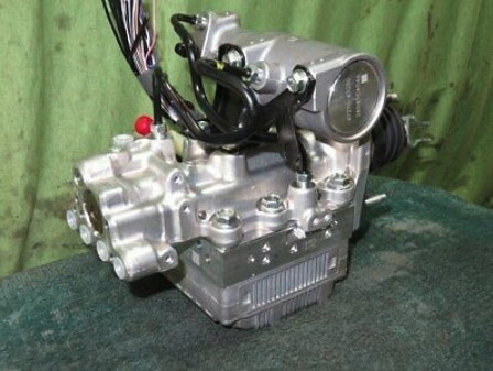 Toyota Aqua 2019 Brake Master Cylinder view 2